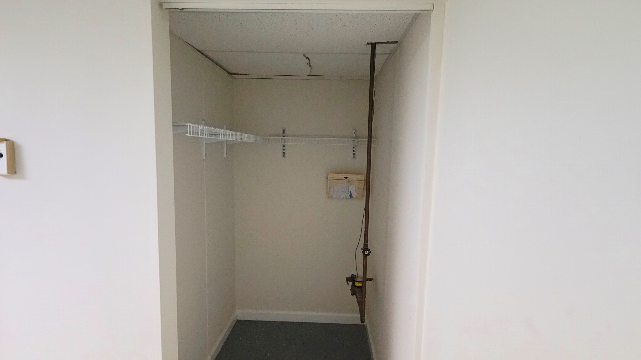 Building Photo - 64 Crystal Ln