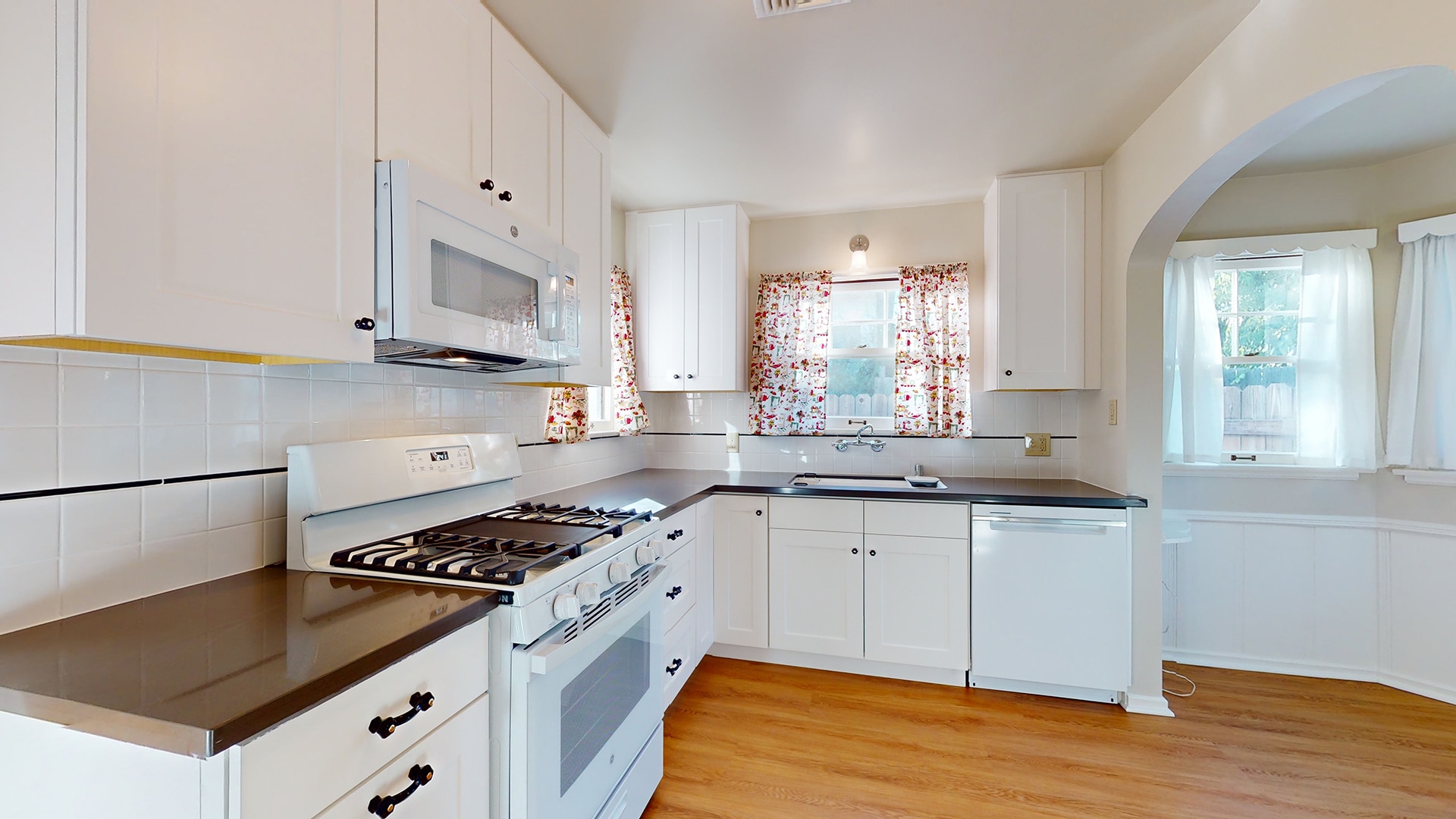 Kitchen - 587 Prescott St