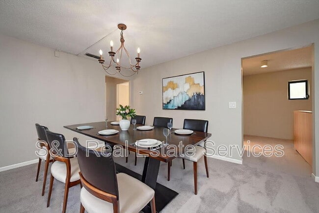 Building Photo - 1808 Village Ct
