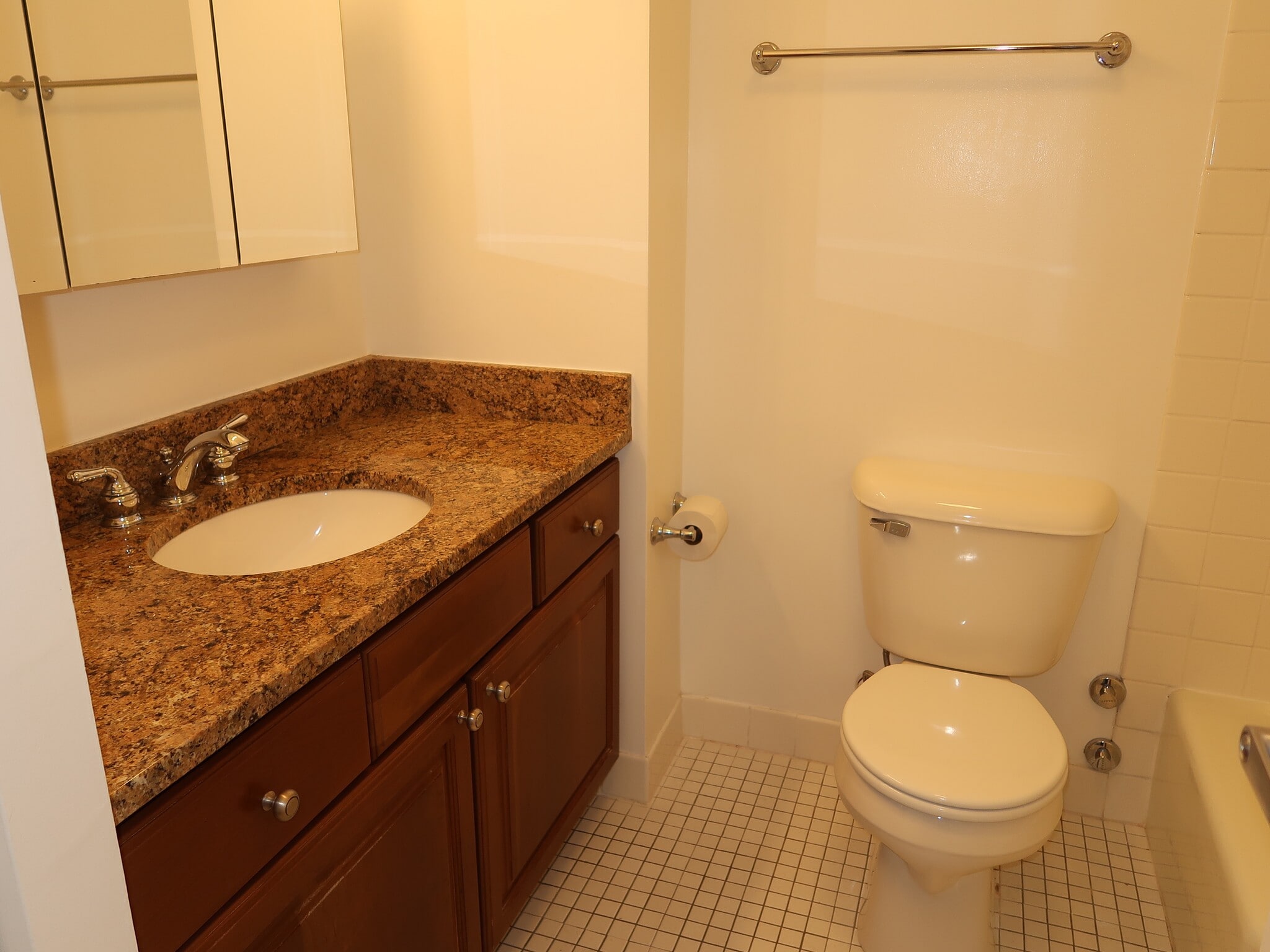 Building Photo - 5415 N Sheridan Rd