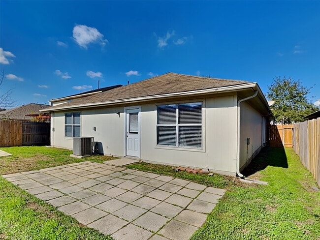 Building Photo - 2518 Halstead Dr