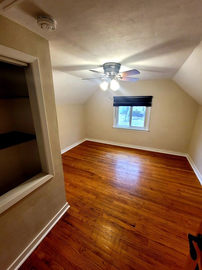 Building Photo - Charming 4 Bedroom on the North Side of Ma...