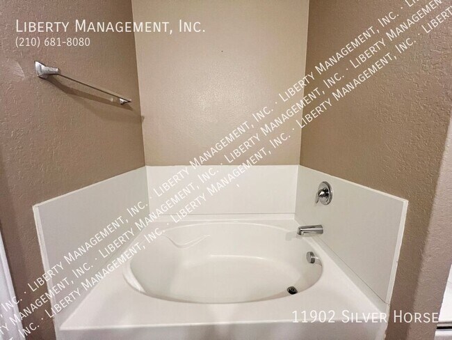 Building Photo - 11902 Silver Horse