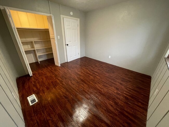 Building Photo - Newly Renovated 4-Bedroom Ranch with Basem...