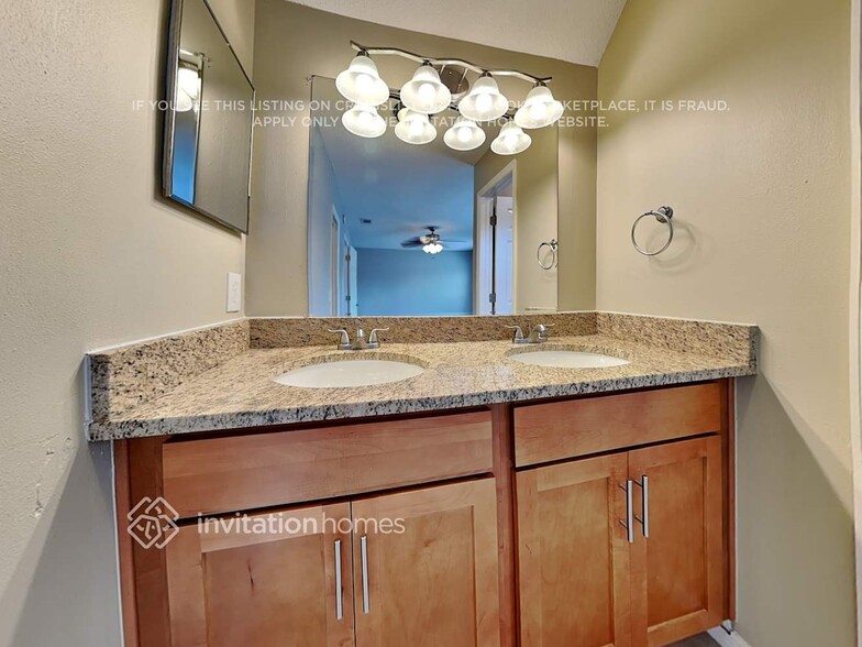 Building Photo - 985 Turkey Hollow Cir