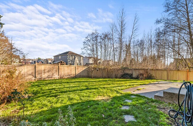 Building Photo - Lake Stevens~Amber Skyline