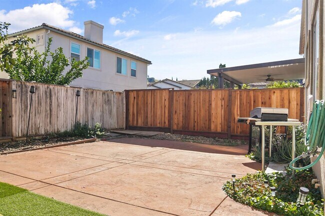 Building Photo - 1079 Portofino Ave