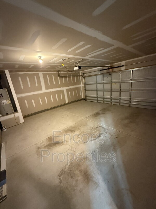 Building Photo - 208 Abercorn Way