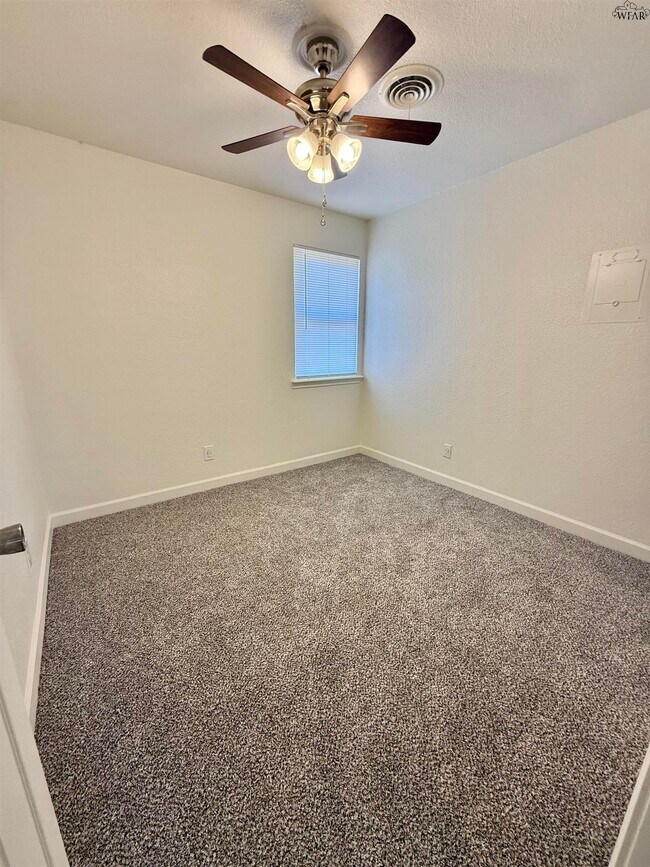 Building Photo - 4717 Bonny Dr