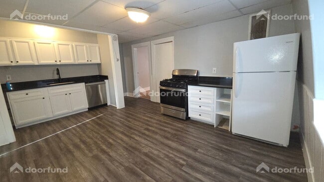 Building Photo - 17 Wachusett St