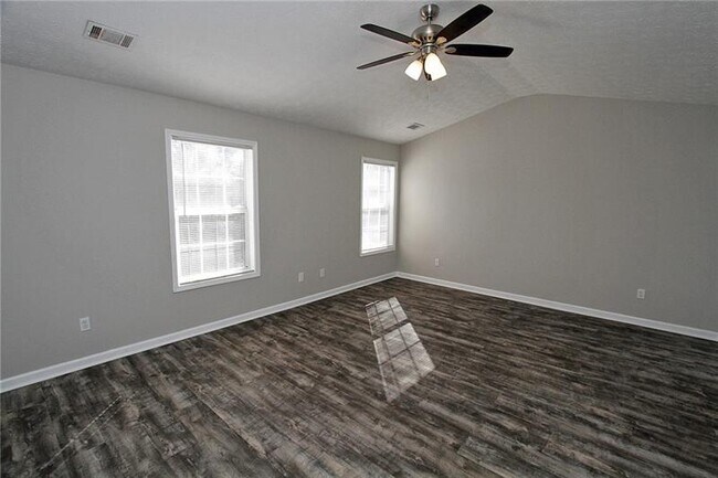 Building Photo - 2951 Belfaire Lake Dr