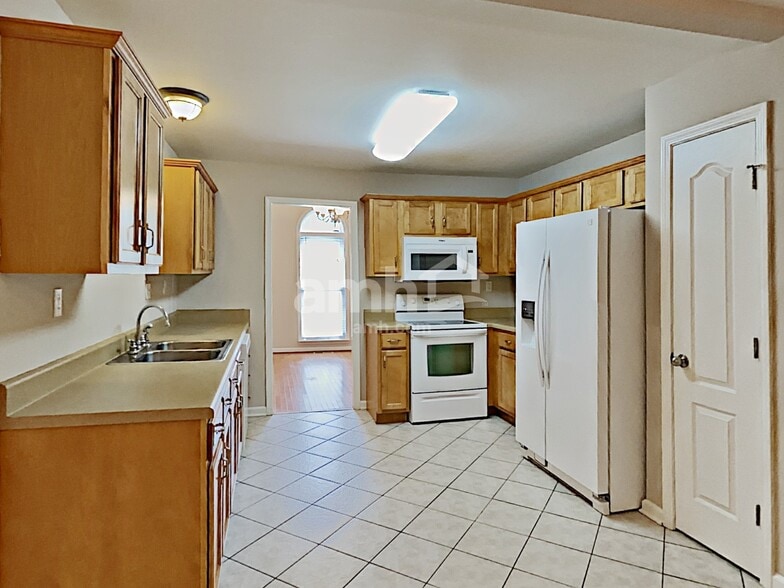 Building Photo - 7209 Sir William Dr