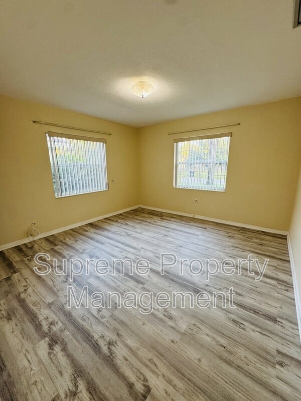 Building Photo - 1300 13th Ave S