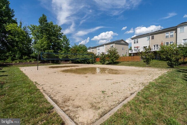 Building Photo - 15970 Greymill Manor Dr