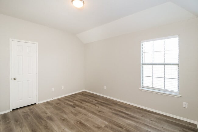 Building Photo - 15408 Yarberry Dr