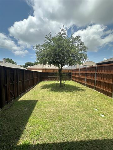 Building Photo - 639 Austin Ln