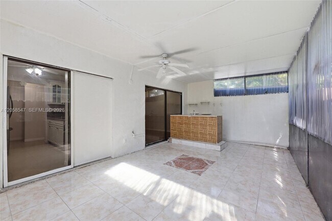 Building Photo - 6929 SW 38th St
