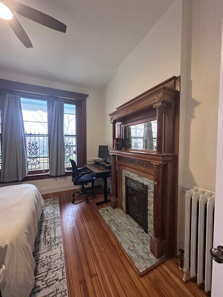 Building Photo - 2329 W Grace St