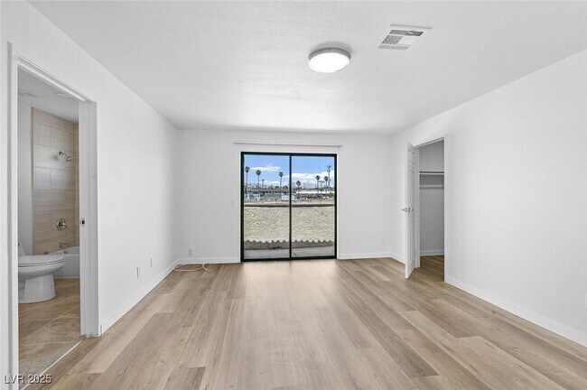 Building Photo - 2080 Karen Ave