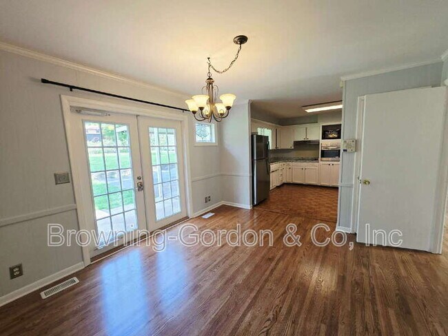 Building Photo - 6468 Thunderbird Dr