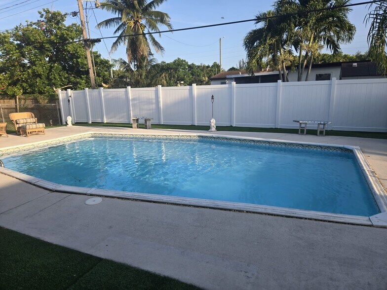 Pool - 5354 Marcia Pl