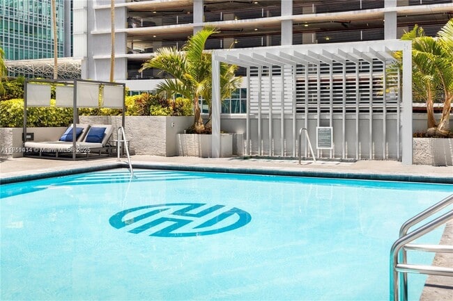 Building Photo - 185 SE 14th Terrace