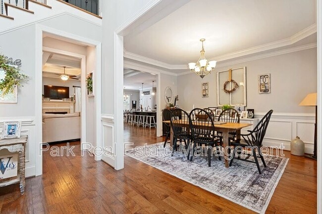 Building Photo - 215 Harrison Pond Dr