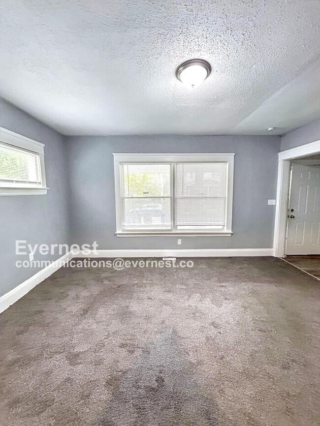 Building Photo - 3114 E 98th St