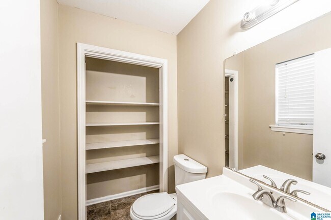 Building Photo - 114 Redstone Way