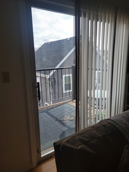 Building Photo - 9 Morgan Pl