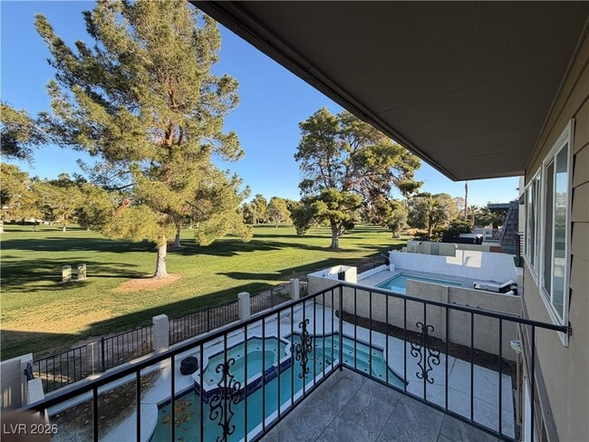 Building Photo - 908 Vegas Valley Dr