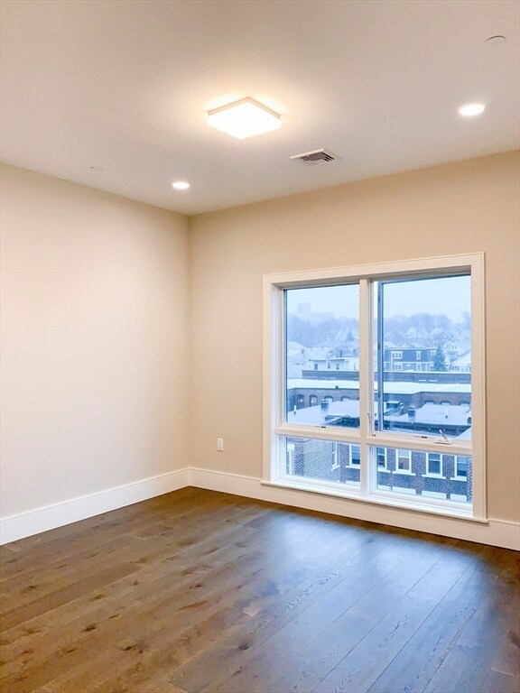 Building Photo - 214 Market St