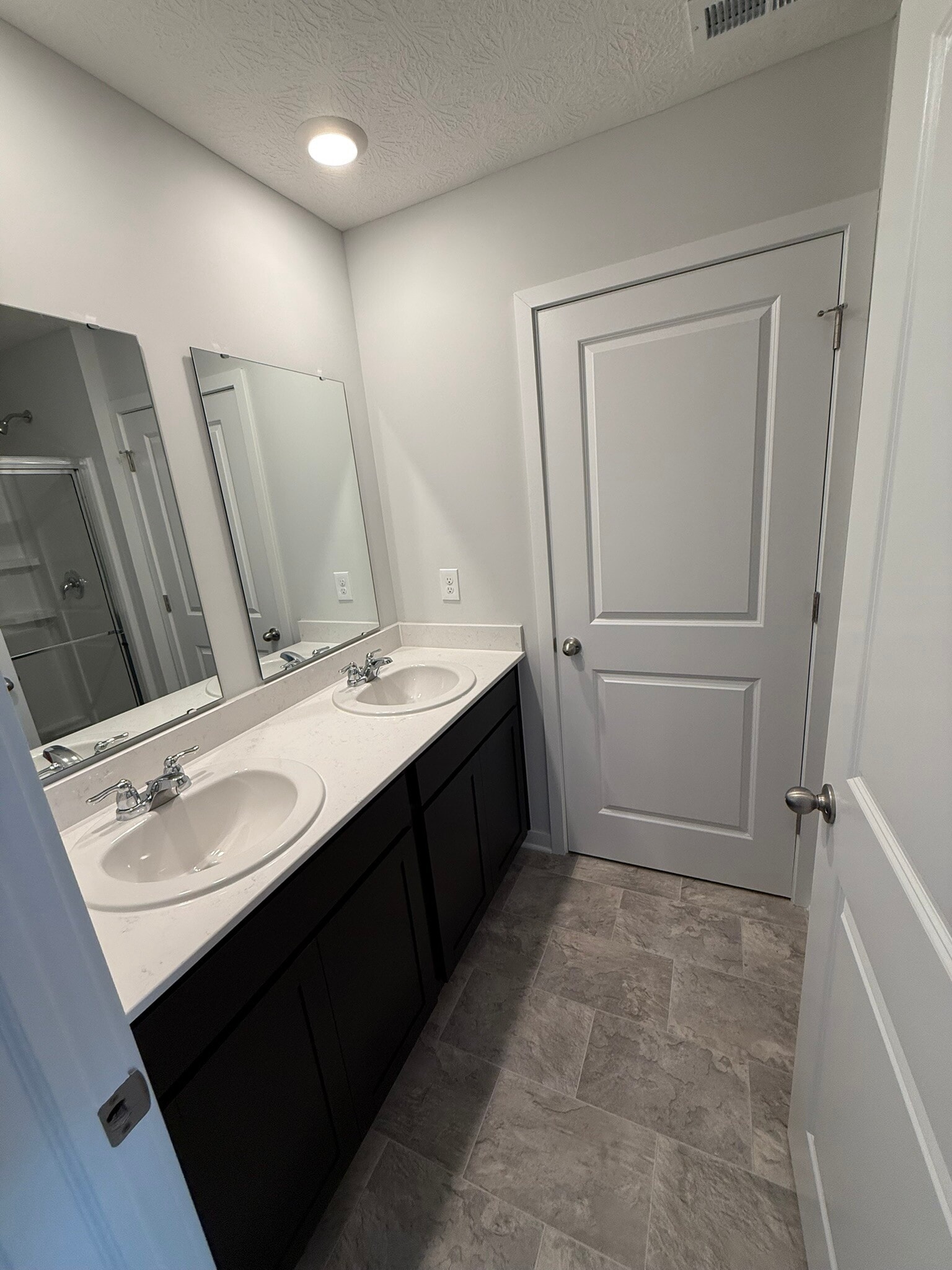 Master Bedroom- Bathroom - 6361 Darby Plains St