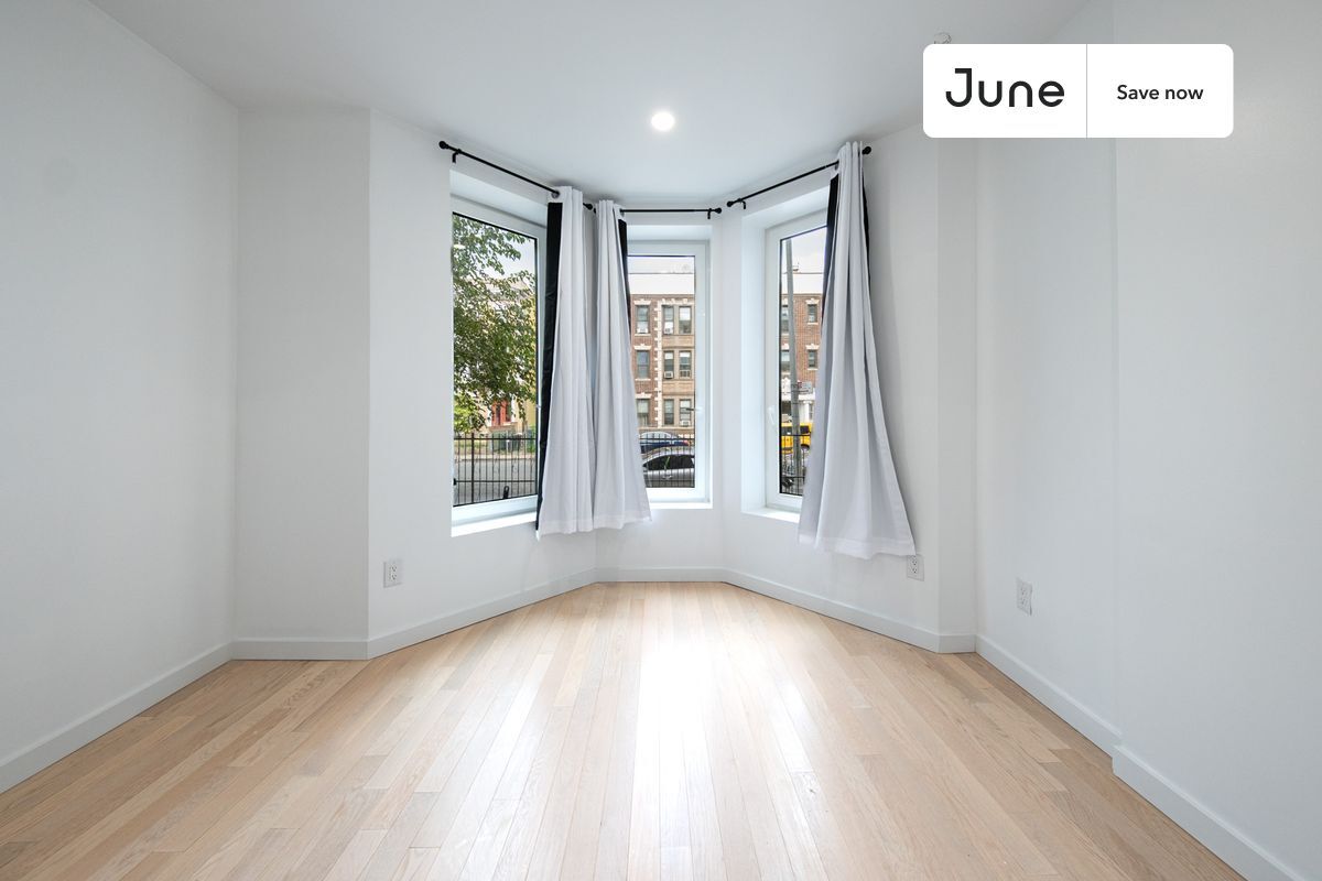 Building Photo - 624 E 17th St