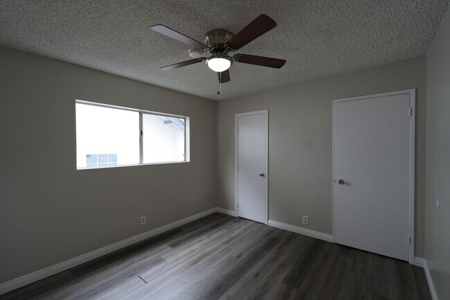 Building Photo - 440 RAYVON