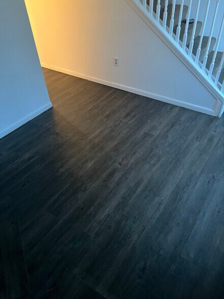 Building Photo - 518 Hope St