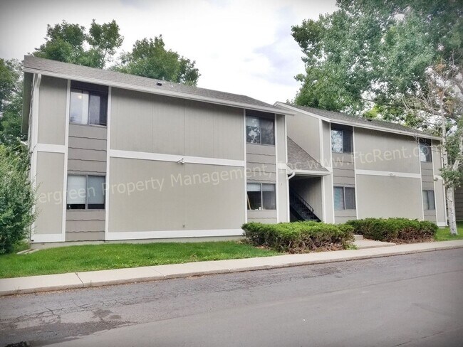 Building Photo - 3950 Manhattan Ave