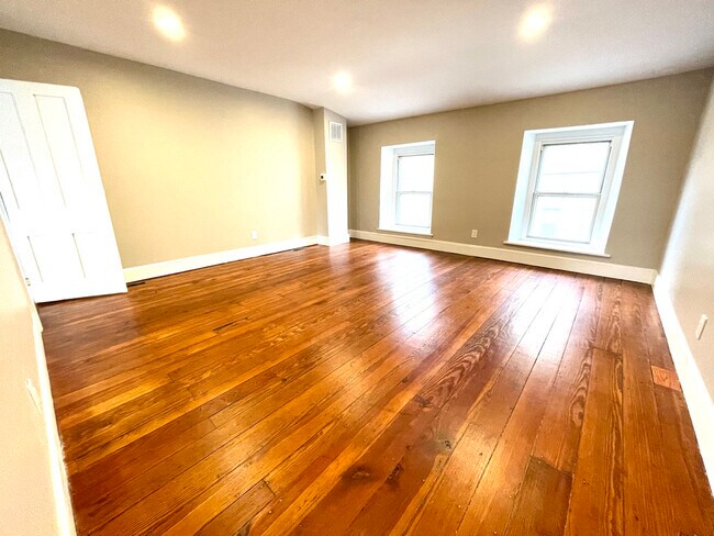 Building Photo - 4680 Umbria St