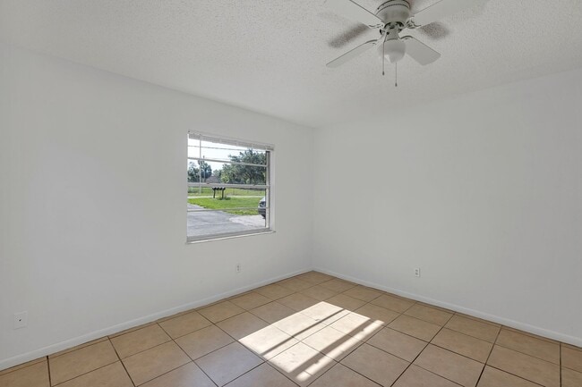 Building Photo - Affordable 1-Bedroom Apartment for Rent – Great Location in Ocala!