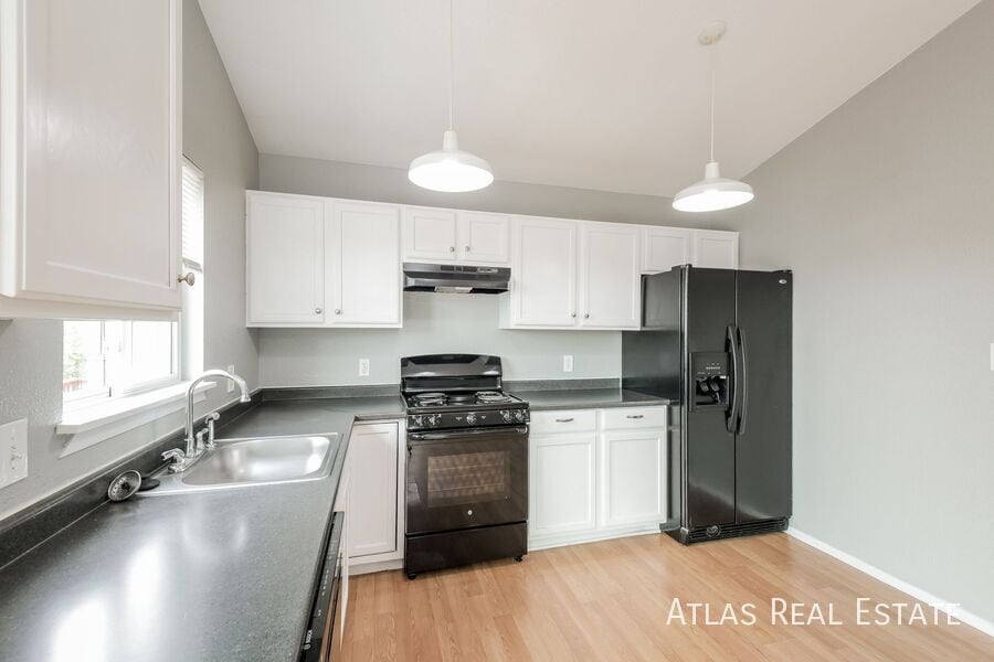 Building Photo - 14525 E 47th Dr