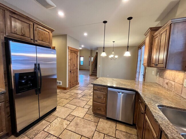 Building Photo - 3 bed, 3 bath Duplex in Driggs