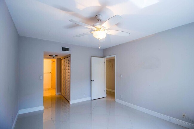 Building Photo - 2358 NW 37th Ave