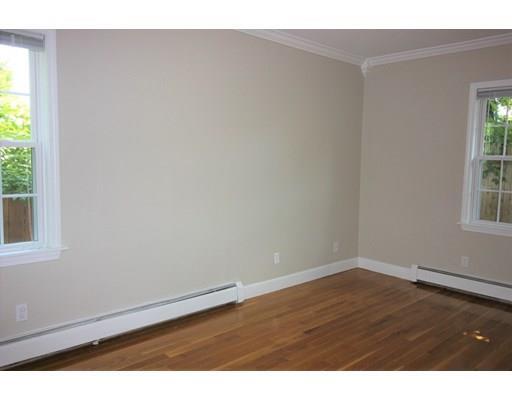 Building Photo - 130 Pine St