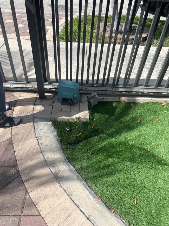 Building Photo - 240 NE 27th St