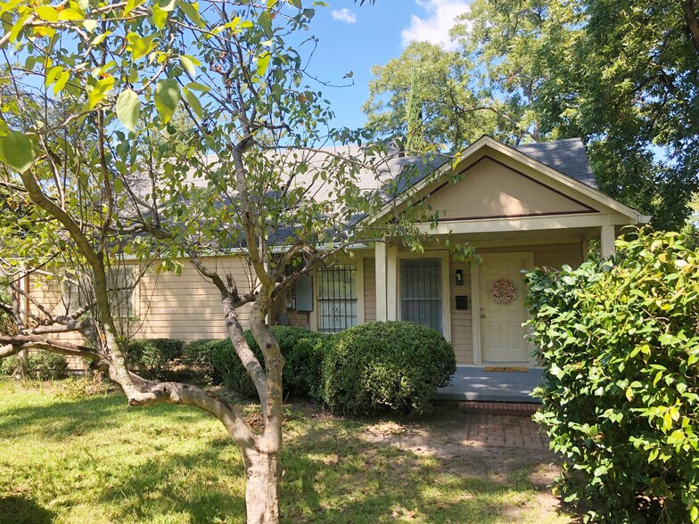 Building Photo - 2529 Napier Ave