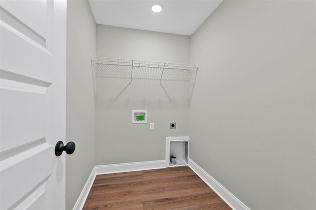 Building Photo - 710 Sheldrake Ln