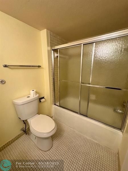 Building Photo - 4990 E Sabal Palm Blvd