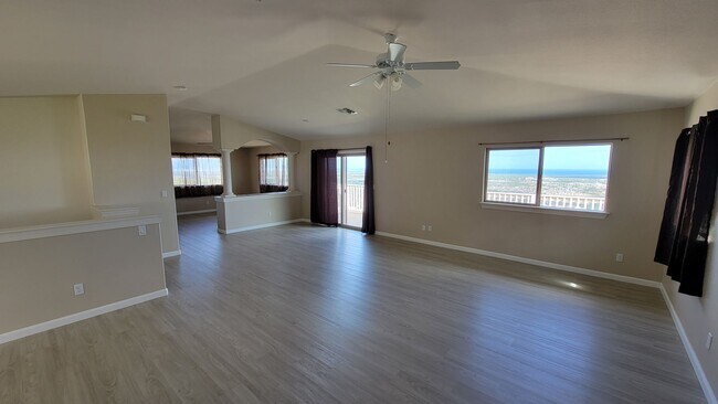 Building Photo - Kahiwelo at Makakilo 3 bedroom home for rent