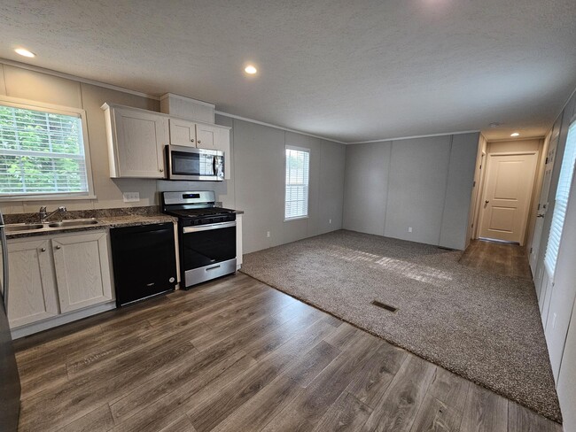 Building Photo - 3660 S Lapeer Rd