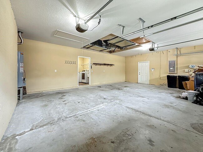 Building Photo - 20626 Longleaf Pine Ave